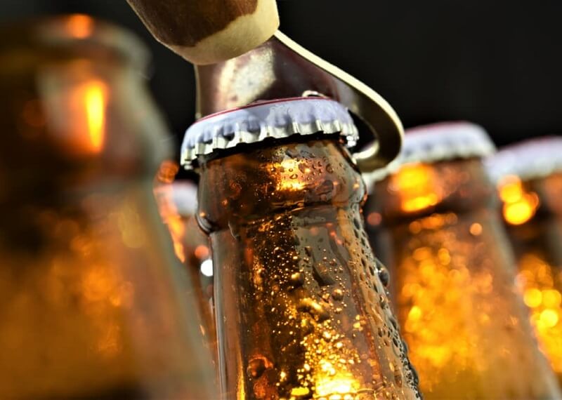 Uống bia quá liều sẽ gây hại cho sức khỏe