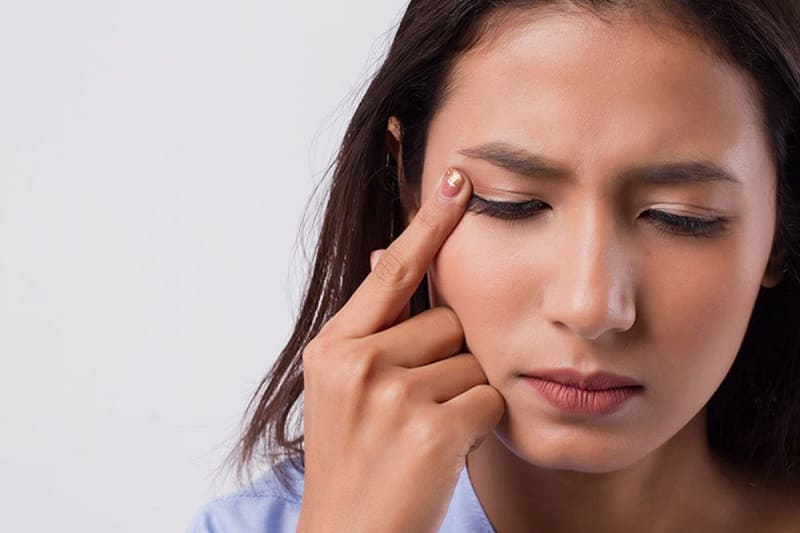 Mắt bị giật không phải do ngẫu nhiên mà có thể là bị bệnh